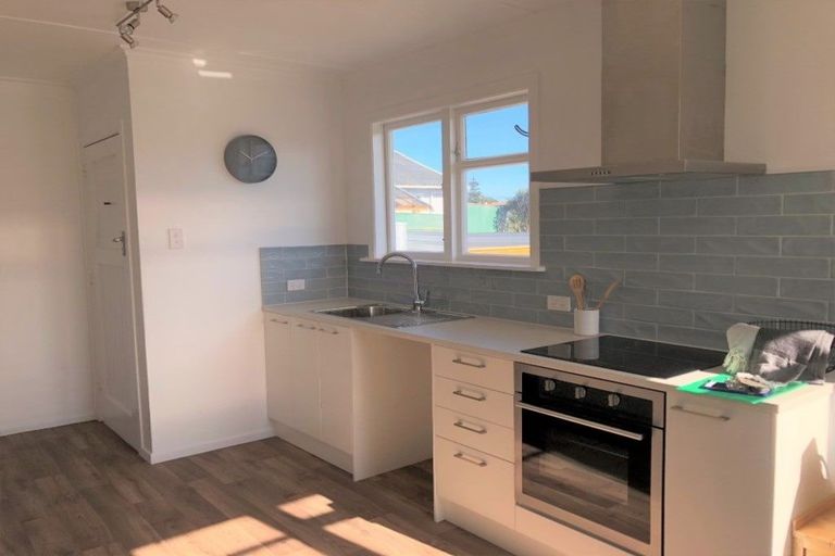 Photo of property in 9a Bamber Street, Castlecliff, Whanganui, 4501