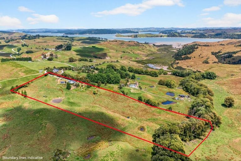 Photo of property in 24a Waterview Crescent, Kaiwaka, 0573