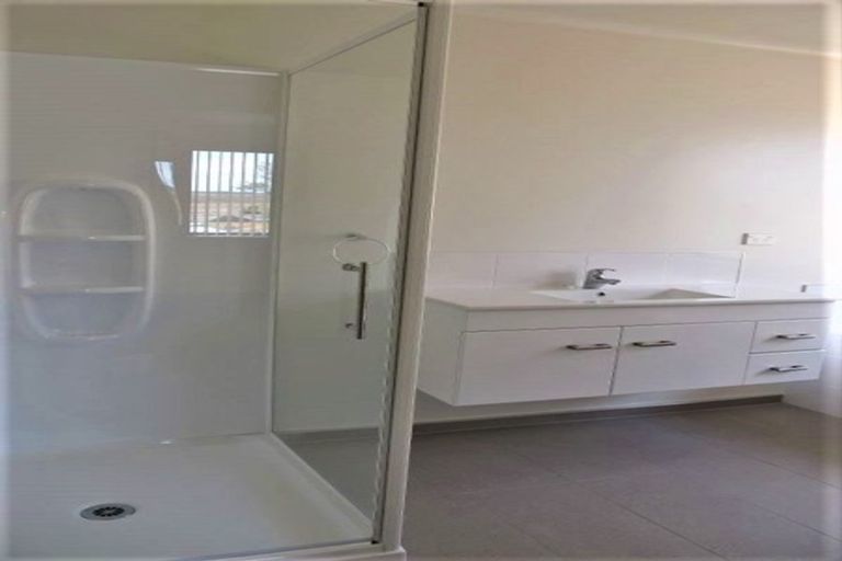 Photo of property in 52 Madison Terrace, Silverdale, 0932