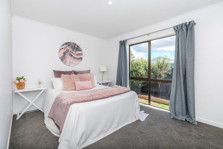 Photo of property in 11 Pringle Place, Nawton, Hamilton, 3200