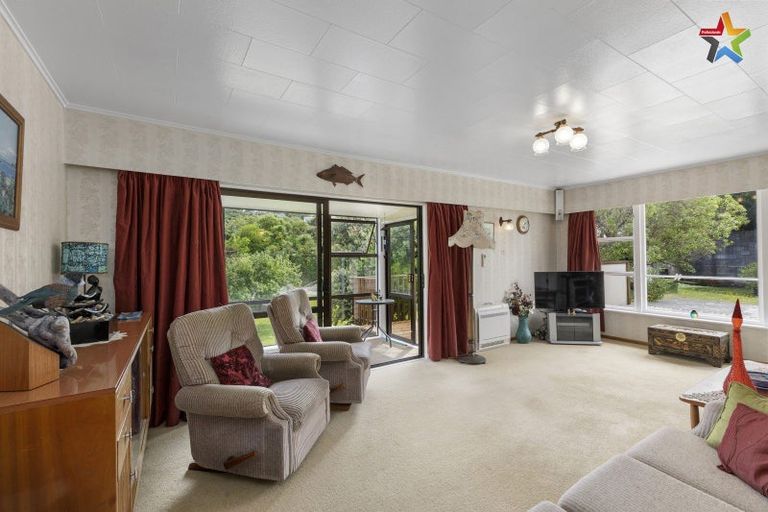 Photo of property in 89 Normandale Road, Normandale, Lower Hutt, 5010