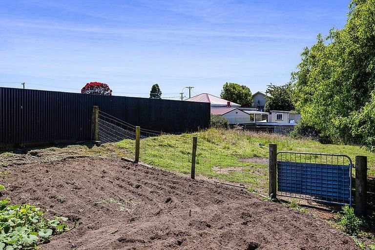 Photo of property in 74 Riemenschneider Street, Manaia, 4612