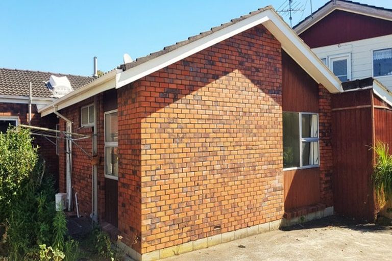 Photo of property in 2/12 Ingram Street, Papakura, 2110