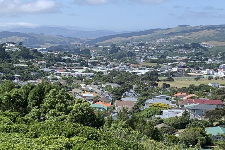 Photo of property in 14 Marjory Close, Broadmeadows, Wellington, 6035