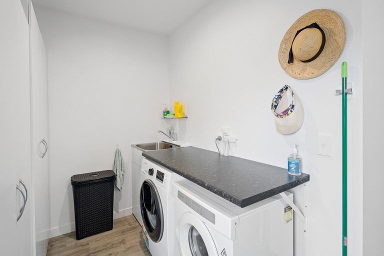 Photo of property in 2 Pohatu Lane, Otaki, 5512