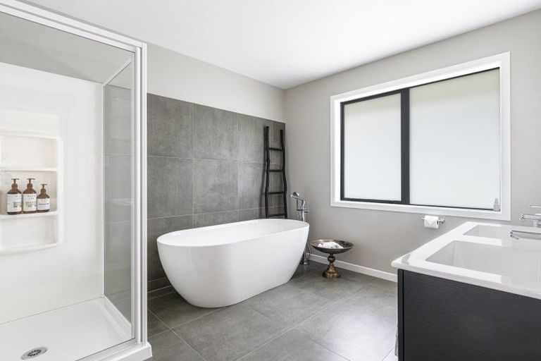 Photo of property in 10 Benmore Crescent, Pyes Pa, Tauranga, 3112