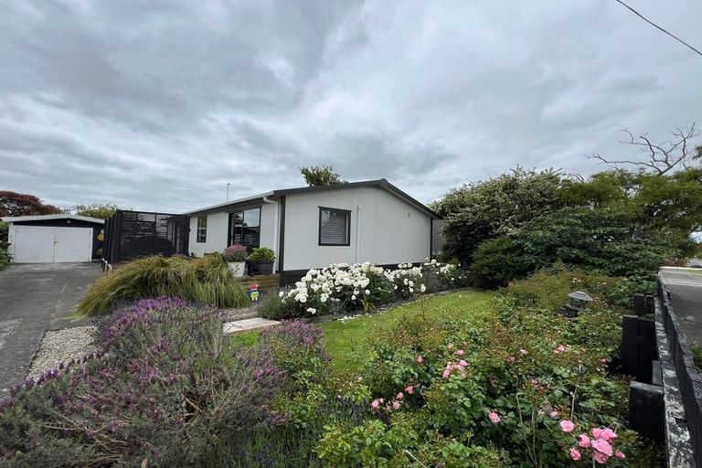 Photo of property in 68 Grey Street, Woodville, 4920