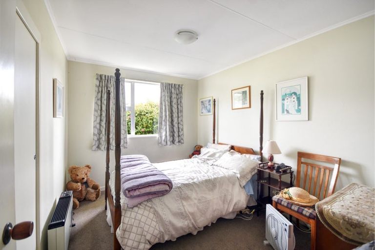 Photo of property in 14 Winston Place, Kew, Dunedin, 9012