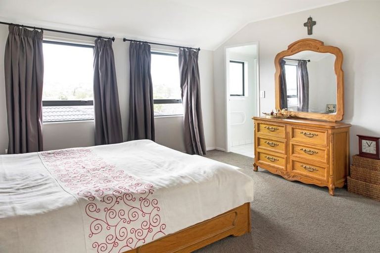 Photo of property in 2/148 Pigeon Mountain Road, Half Moon Bay, Auckland, 2012