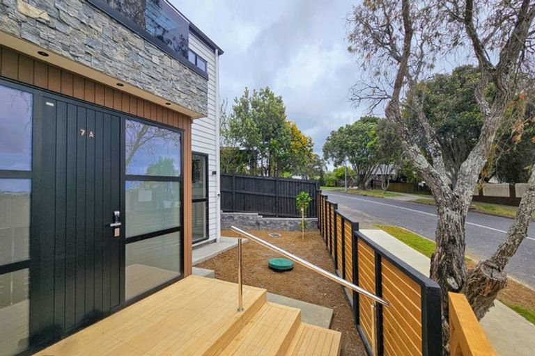 Photo of property in 7b Lewisham Street, Highland Park, Auckland, 2010