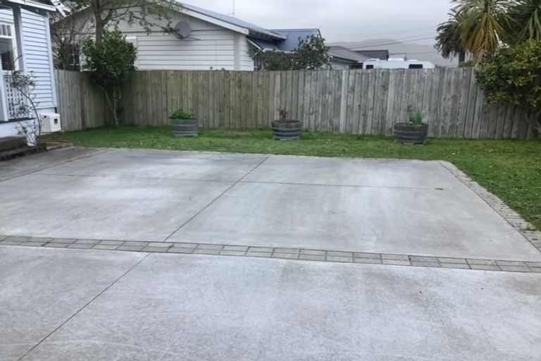 Photo of property in 7 York Street, Moera, Lower Hutt, 5010