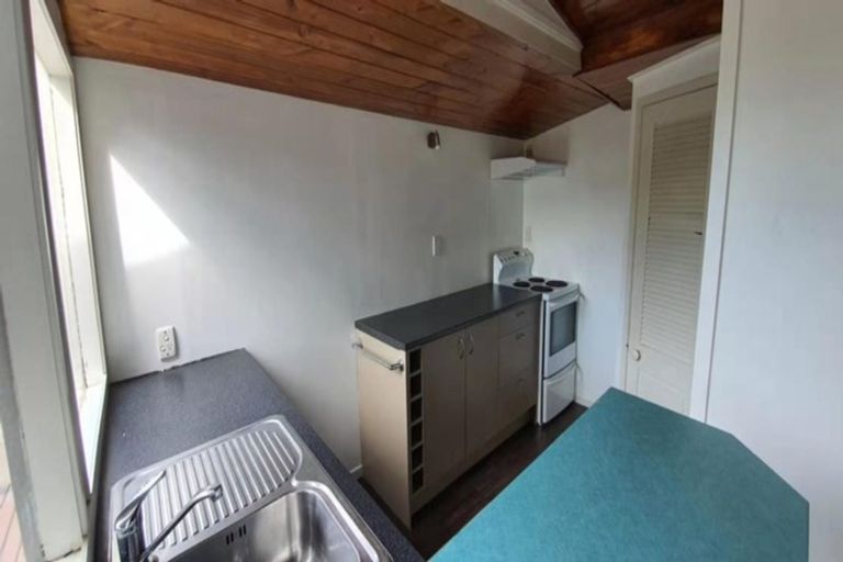 Photo of property in 48 Tauhinu Road, Greenhithe, Auckland, 0632