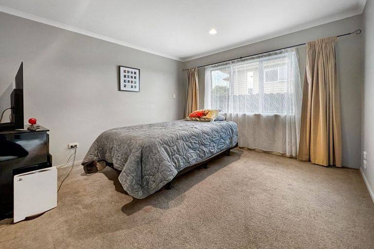 Photo of property in 36 Anchorite Way, Red Beach, 0932