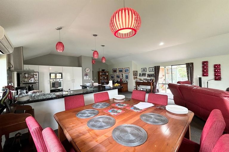 Photo of property in 14 Riegler Place, Belfast, Christchurch, 8051