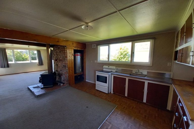 Photo of property in 25 Main Road, Tuatapere, 9620