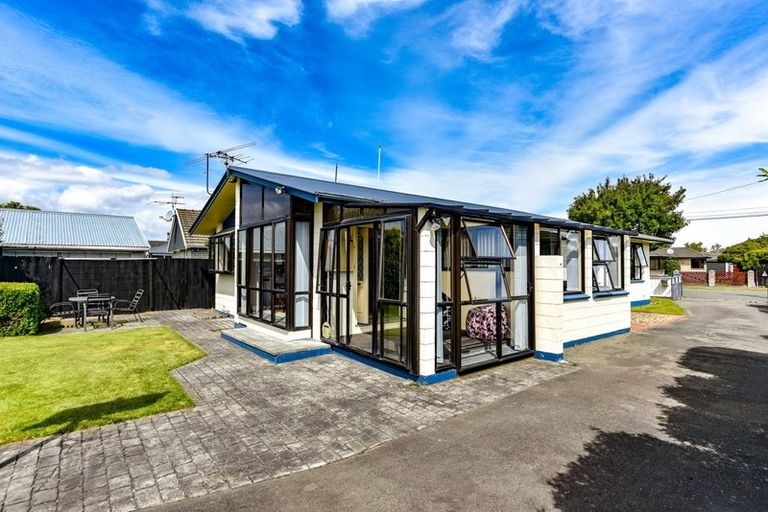 Photo of property in 65 Farquhars Road, Redwood, Christchurch, 8051