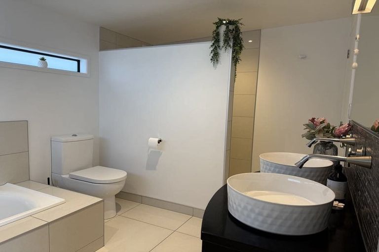 Photo of property in 6 Moa Street, Mount Maunganui, 3116