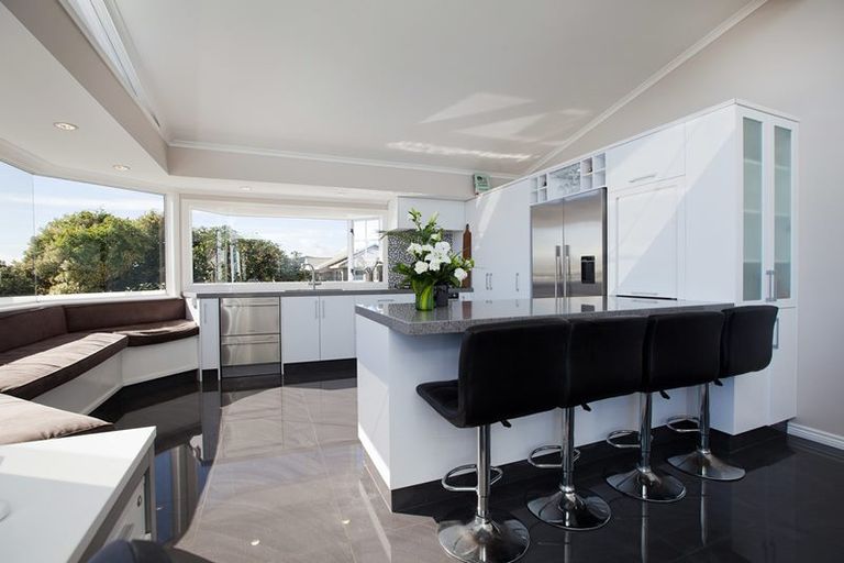 Photo of property in 7a Chatswood Grove, Fitzroy, New Plymouth, 4312