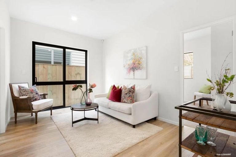 Photo of property in 4 Wyon Way, Flat Bush, Auckland, 2016