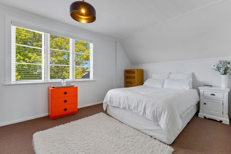 Photo of property in 64 Tirimoana Road, Te Atatu South, Auckland, 0602