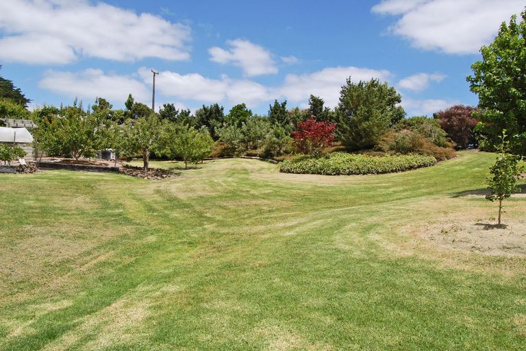Photo of property in 30 Rangiora Road, Kaiwaka, 0573