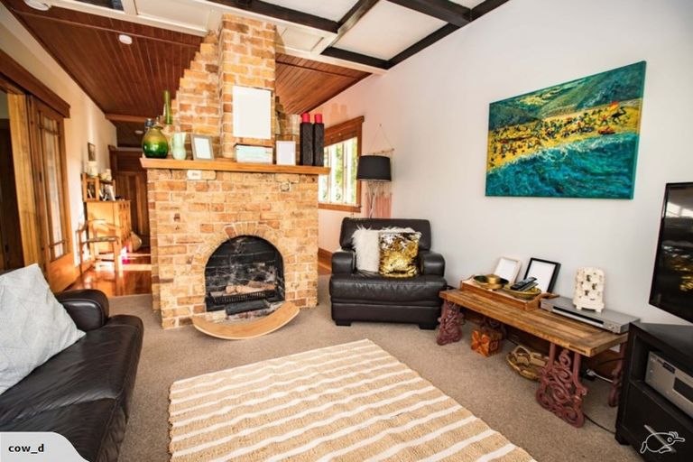 Photo of property in 89 Sunnyside Road, Sunnyvale, Auckland, 0612