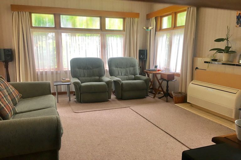 Photo of property in 3 Dickson Street, Macandrew Bay, Dunedin, 9014