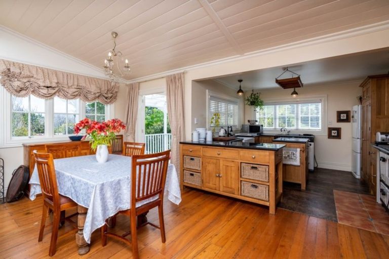 Photo of property in 5 Hook Road, Paparoa, 0571