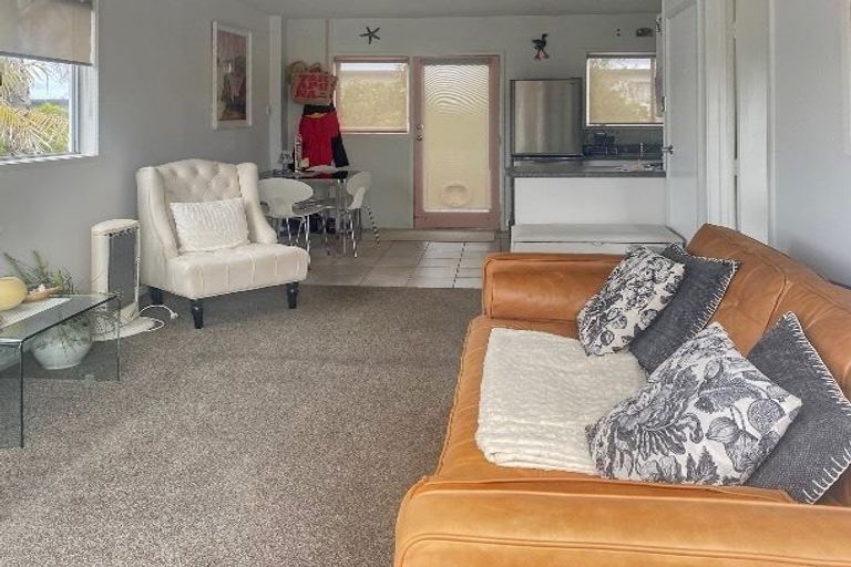 Photo of property in 19/72 Kitchener Road, Milford, Auckland, 0620