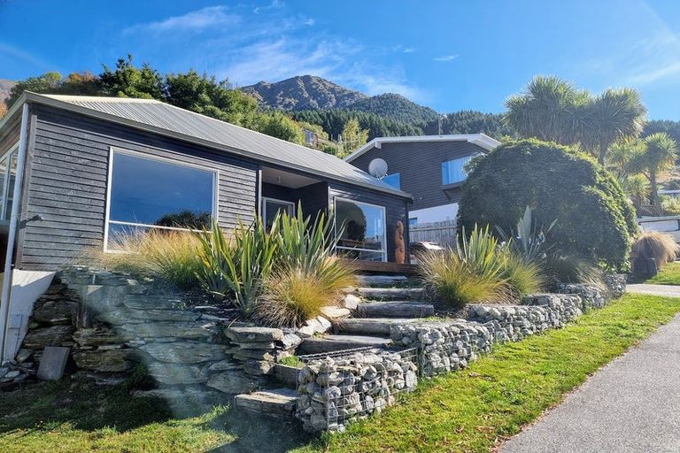 Photo of property in 18 Greenstone Place, Fernhill, Queenstown, 9300