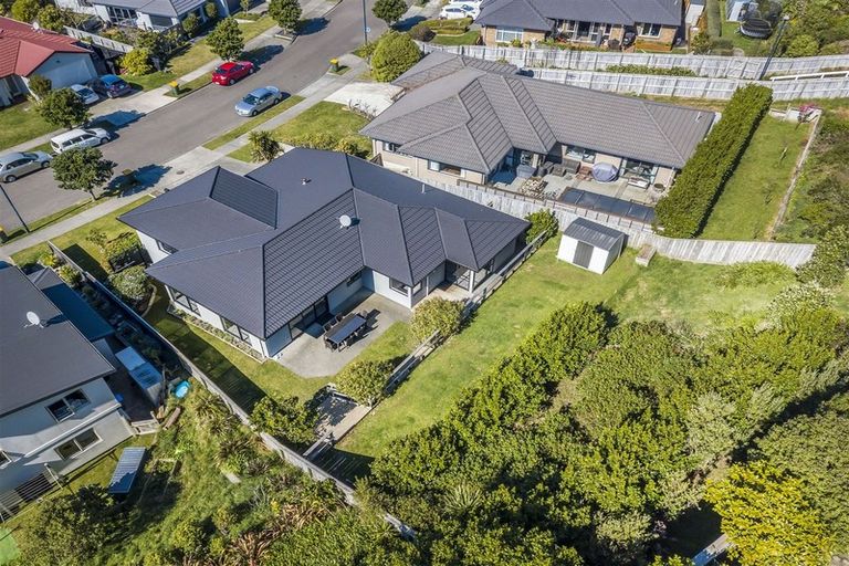 Photo of property in 16 Tongariro Drive, Aotea, Porirua, 5024