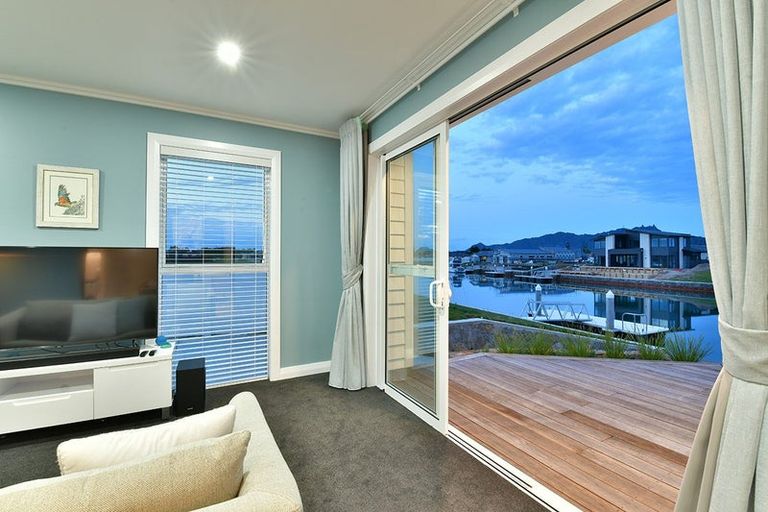 Photo of property in 11 Maturiki Drive, One Tree Point, 0118