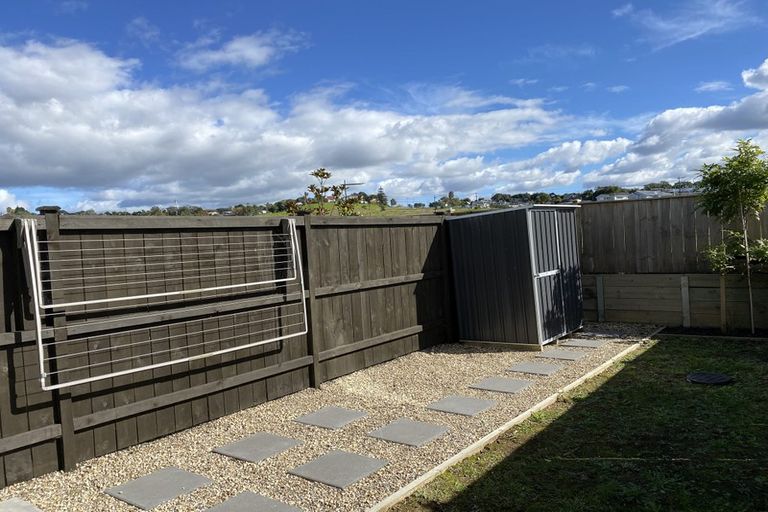 Photo of property in 36 Owen Chapman Drive, Red Beach, 0932