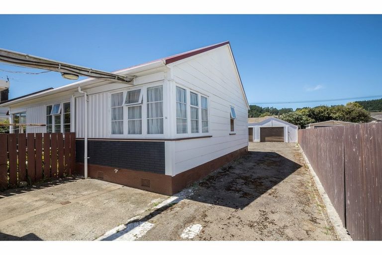 Photo of property in 26 Biddle Crescent, Taita, Lower Hutt, 5011