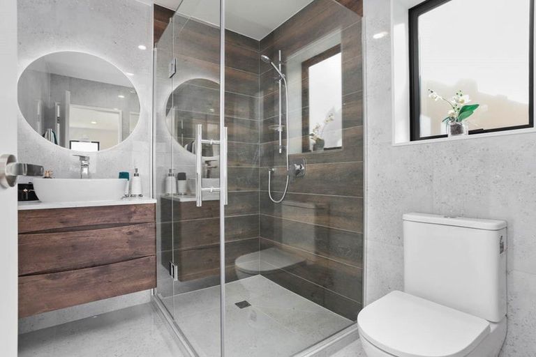 Photo of property in 85b Lake Panorama Drive, Henderson Valley, Auckland, 0614