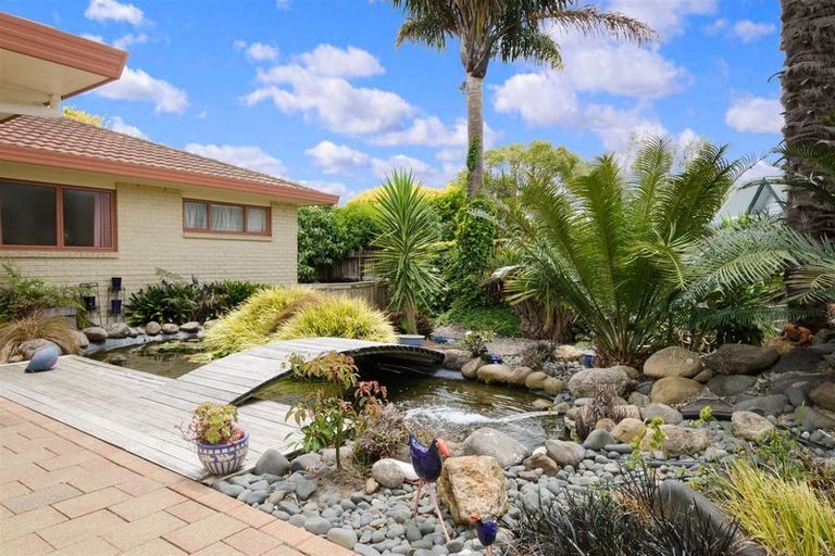 Photo of property in 24 Sunny Crescent, Huapai, Kumeu, 0810