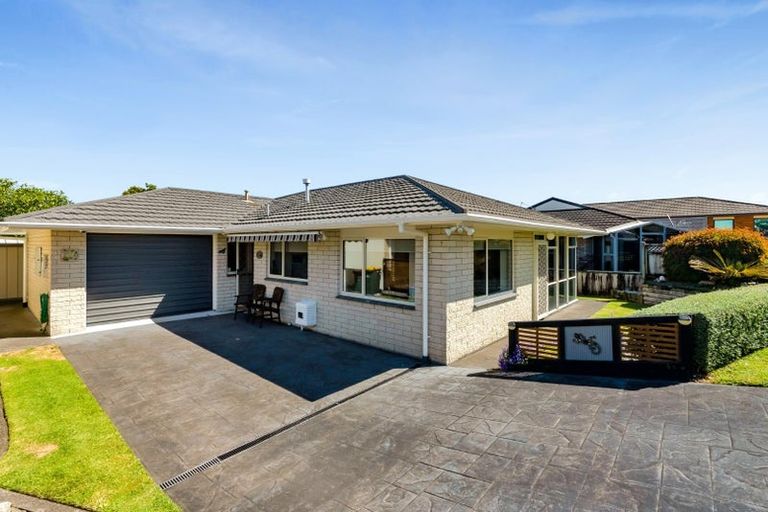 Photo of property in 1/16 Sandel Rise, Merrilands, New Plymouth, 4312