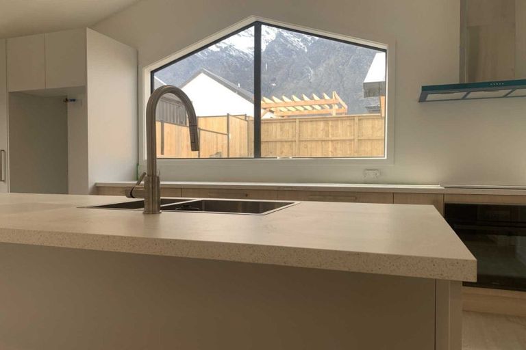 Photo of property in 70 Spur Ridge Rise, Jacks Point, 9371