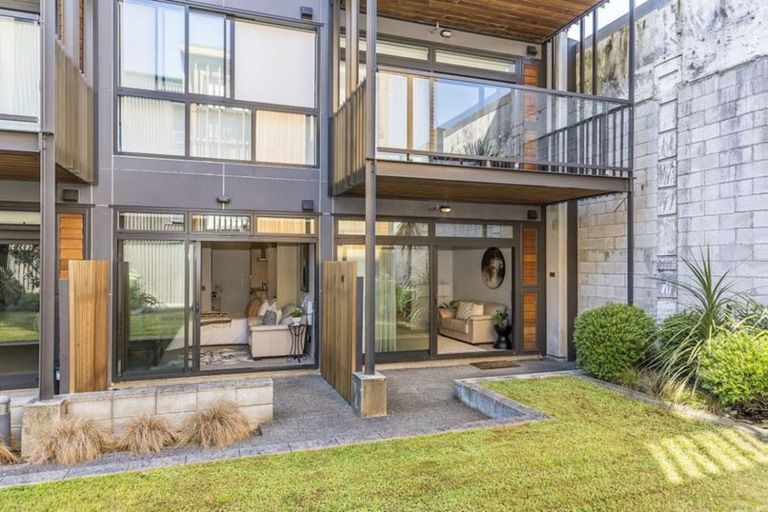 Photo of property in Vedado Apartments, 105/41 Hopper Street, Mount Cook, Wellington, 6011