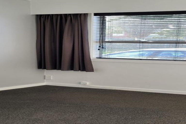 Photo of property in 76b Eliot Street, New Plymouth, 4310