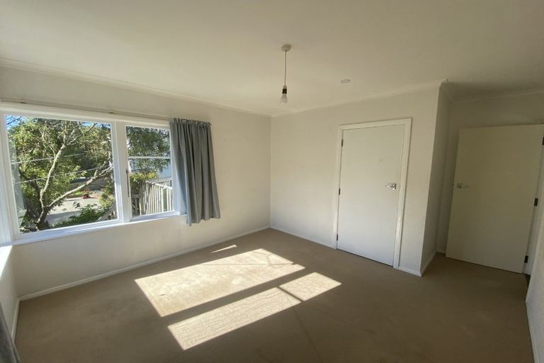 Photo of property in 11 Huia Street, Tawa, Wellington, 5028