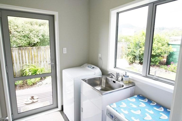 Photo of property in 16 Moray Place, Whiritoa, Whangamata, 3691