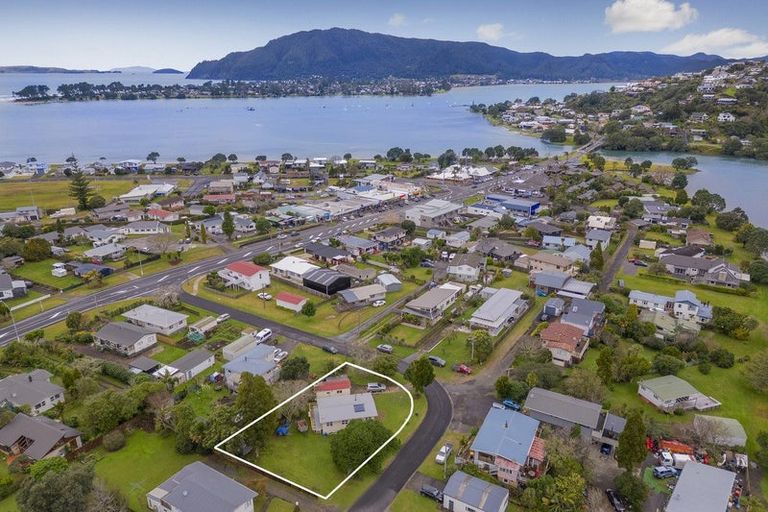 Photo of property in 5 Daphne Road, Tairua, 3508