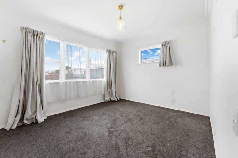 Photo of property in 3 Cobham Street, Levin, 5510