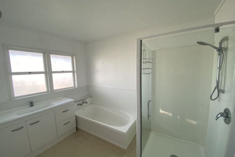 Photo of property in 158 Titirangi Road, New Lynn, Auckland, 0600