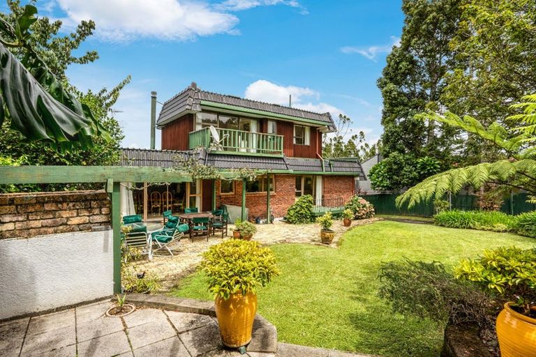 Photo of property in 9 Langstone Place, Chatswood, Auckland, 0626