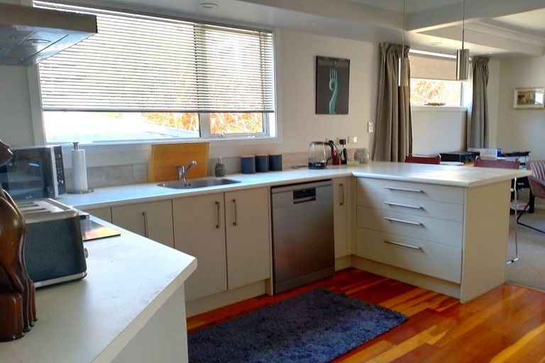 Photo of property in 30 Manor Drive, Stokes Valley, Lower Hutt, 5019