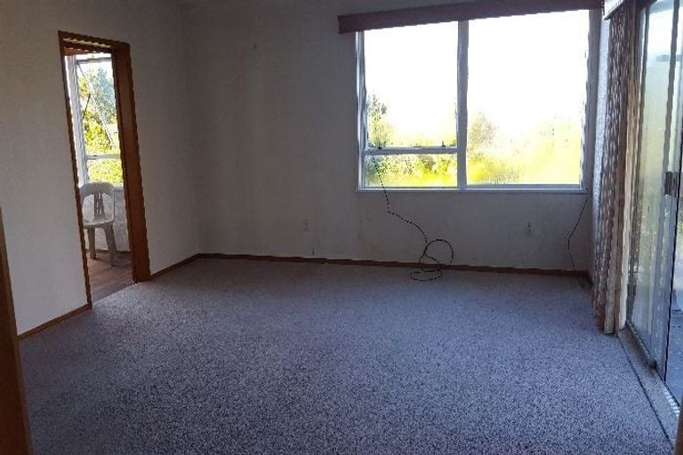 Photo of property in 4 Cypress Place, Sunnynook, Auckland, 0620