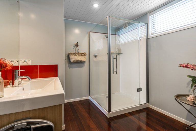 Photo of property in 104a Stanley Point Road, Stanley Point, Auckland, 0624