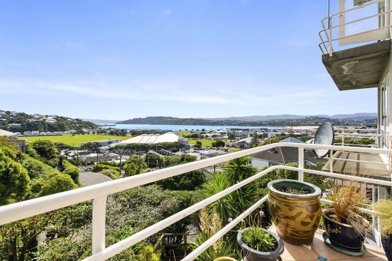 Photo of property in 8 Naughton Terrace, Kilbirnie, Wellington, 6022